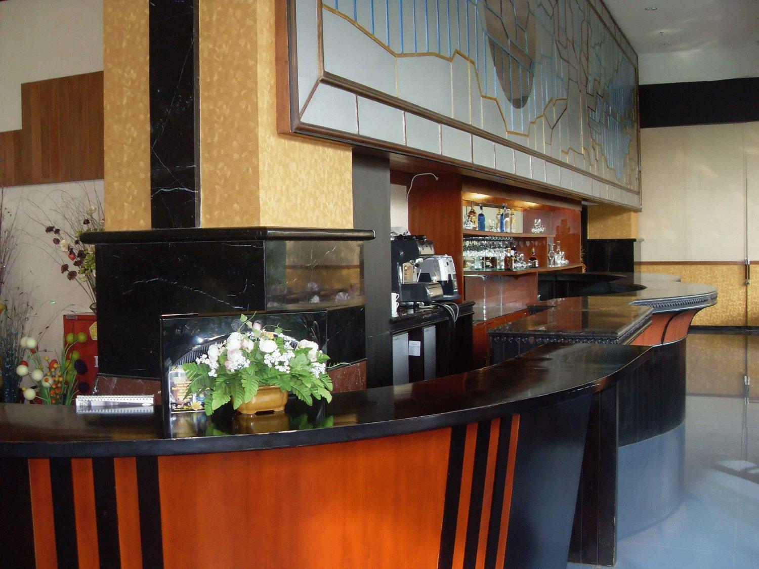 Hotel Oval Surabaya Kültér fotó