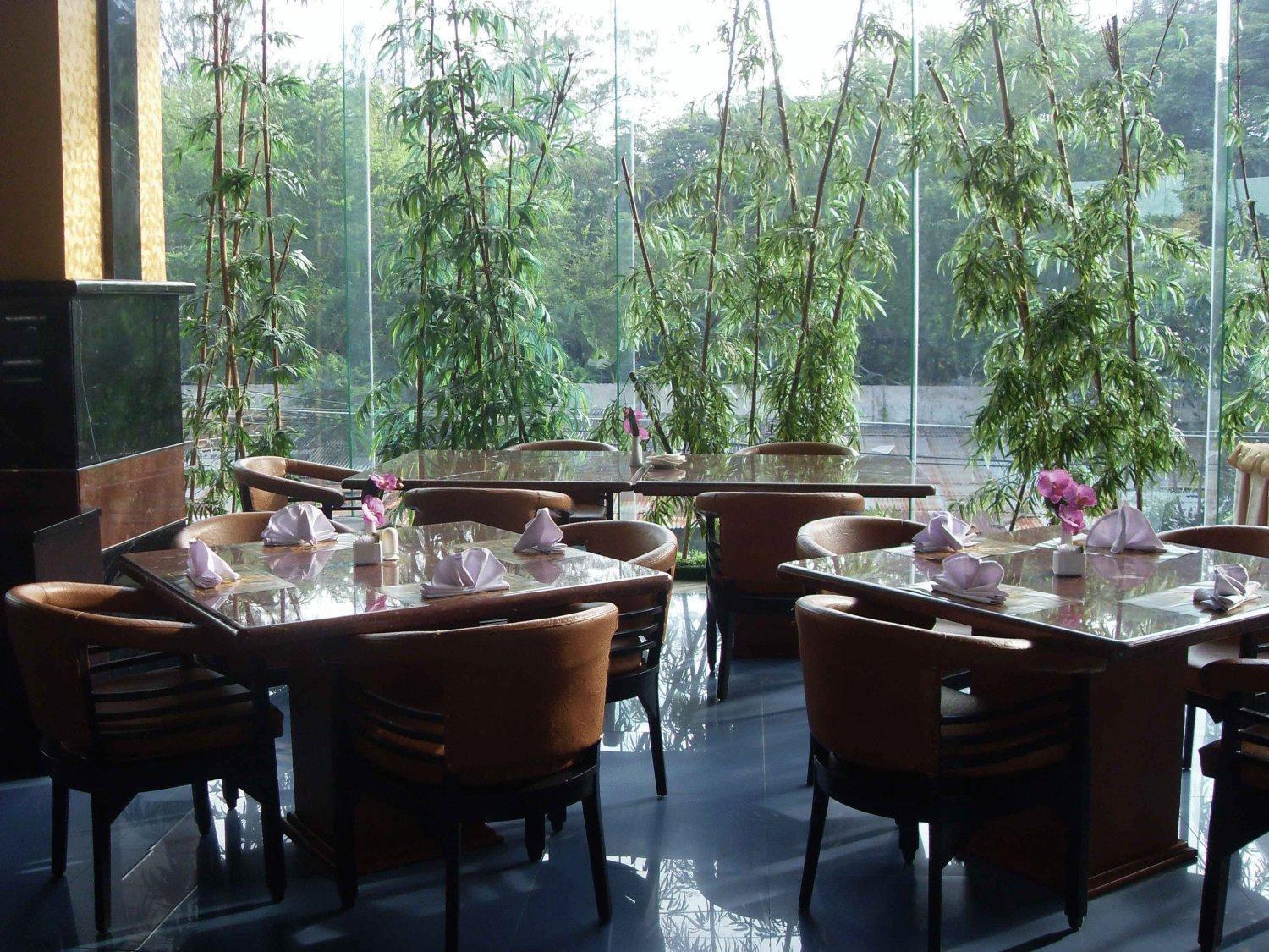 Hotel Oval Surabaya Kültér fotó